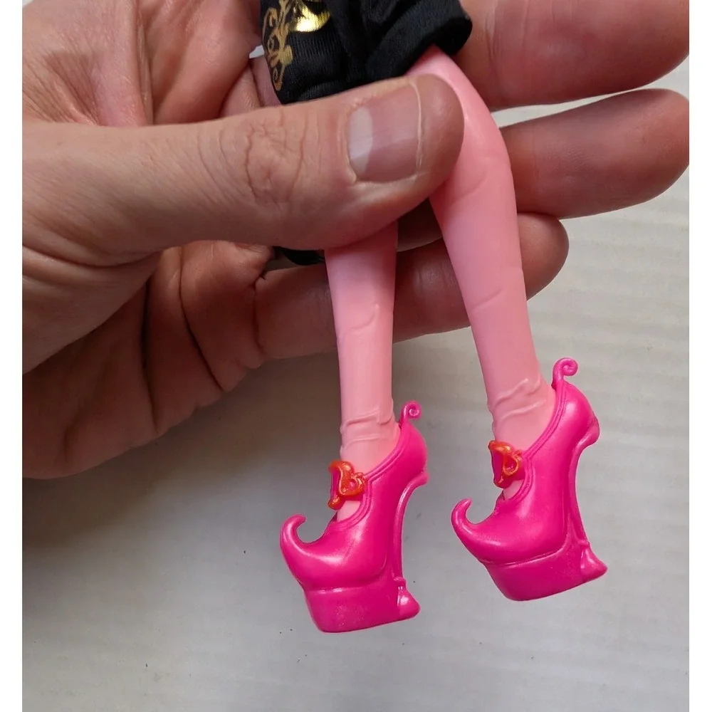 READ Monster High Gigi Grant Doll 13 Wishes w/ Outfit & Shoes Mattel 2013